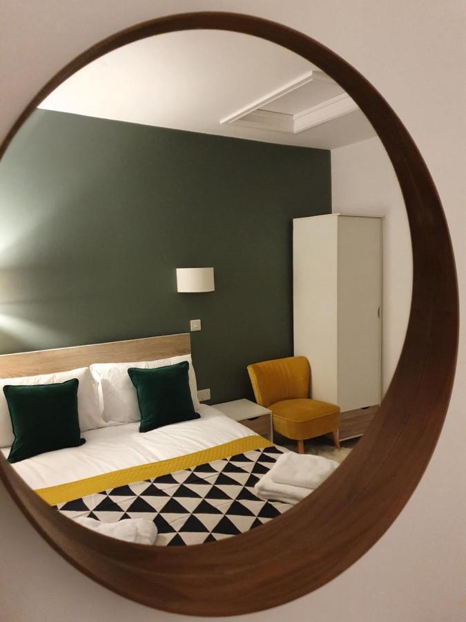 טרורו The Taylor Suite - Stunning 2-Ensuite Beds, Cathedral View Roof Garden מראה חיצוני תמונה